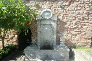 II. Mahmut Türbesi Haziresi'ndeki Çeşme