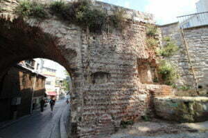 Bozdoğan  Kemeri Üzerindeki Su Terazisi