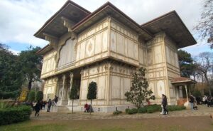 Abdülmecit Efendi Köşkü