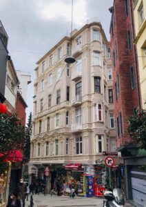 Adamopoulos Apartmanı