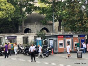 Atik Ali Paşa Camii Açık Türbesi