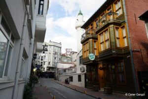 Behram Çavuş Camii