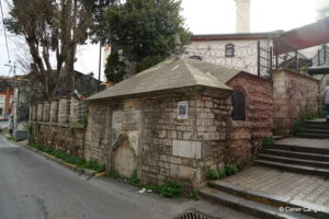 Bezmialem Valide Sultan Çeşmesi, Hacıahmet