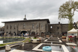 Diyarbakır Ulu Cami ve Mesubiye Medresesi