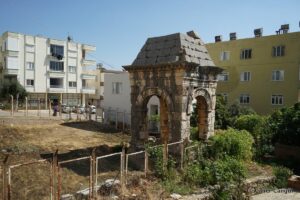 Dört Ayaklı Anıt Mezar