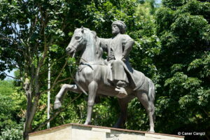 Fatih Sultan Mehmet Heykeli