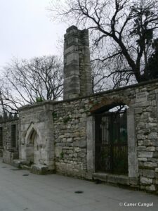 Hamuşan Mezarlığı Su Terazisi