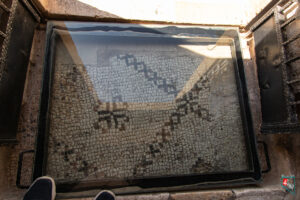 Aziz Petrus Kilisesi Kapı Girişi Mozaiği