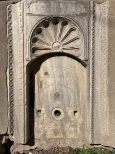 Şifa Yokuşu Çeşmesi Ayna Taşı