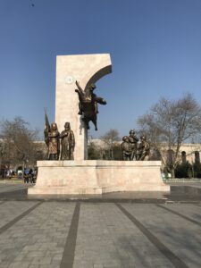 Fatih Sultan Mehmet Anıtı