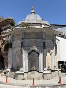 Sineperver Valide Sultan Çeşmesi, Üsküdar