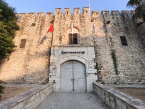 Öküz Mehmet Paşa Kervansarayı, Kuşadası
