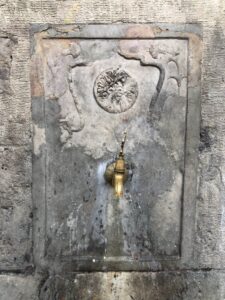 Ayakapı Çeşmesi