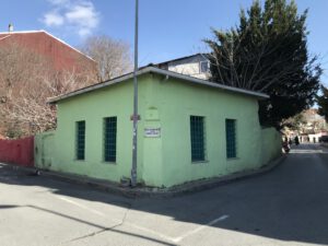 Saçlı Kasım Efendi Türbesi