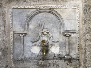 Haseki Hürrem Sultan Sıbyan Mektebi Çeşmesi Ayna Taşı