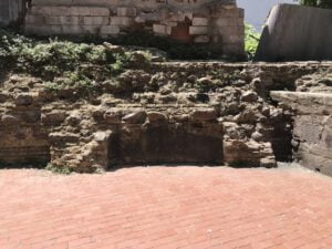 Parmak Kapı Mescidi Kalıntısı