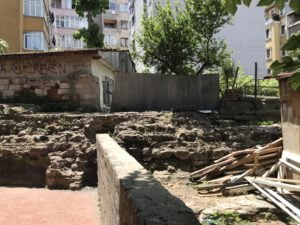 Parmak Kapı Mescidi Kalıntısı