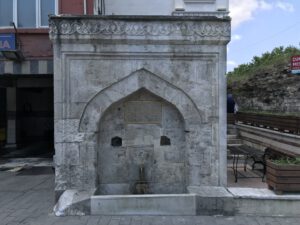Ayakapı Çeşmesi