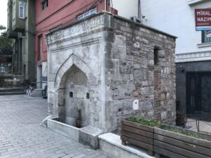 Ayakapı Çeşmesi