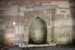 Atik Valide Külliyesi Altındaki Çeşme