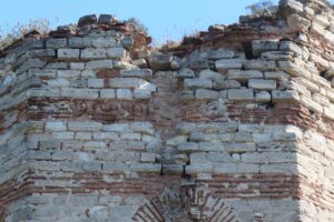 Kara Surları, Ana Sur, T56