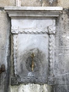 Kum Suyu Çeşmesi, Yeniköy