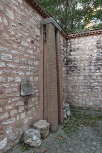 İshak Paşa Camii Su Terazisi