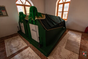 Kadızade Tekkesi Türbesi