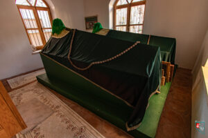 Kadızade Tekkesi Türbesi