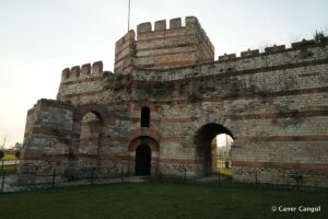 Kara Surları 1. Askeri Kapı