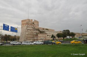 Kara Surları, Ana Sur, T1