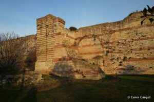 Kara Surları, Ana Sur, T3