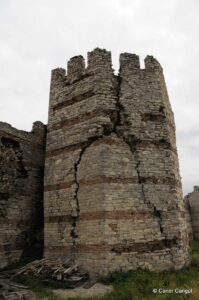 Kara Surları, Ana Sur, T4