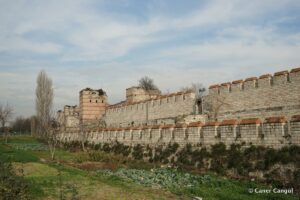 Kara Surları, Ana Sur, T53