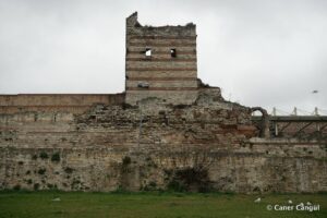 Kara Surları, Ana Sur, T62