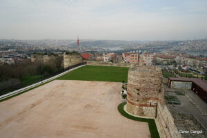 Kara Surları, Ana Sur, T98