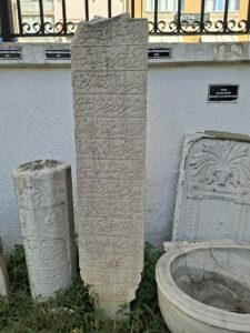 Mezar taşı K12