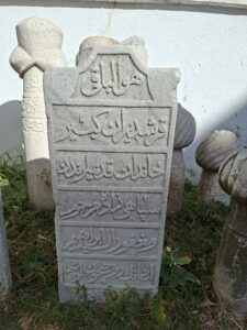 Mezar taşı K07