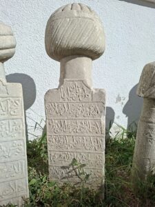 Mezar taşı K14