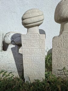 Mezar taşı K06