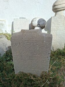 Mezar taşı K15