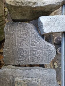 Mezar taşı K16