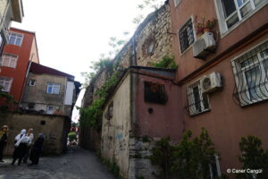 Kulaksız Hamamı