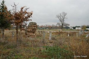 Maksut Baba Türbesi ve Saraçhane Mezarlığı