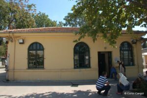 Merkez Efendi Türbesi