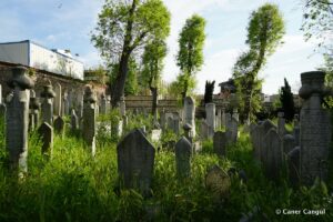 Molla Gürani Kabristanı