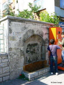 Uşşaki Tekkesi Çeşmesi Kitabesi