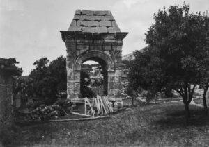 Dört Ayaklı Anıt Mezar