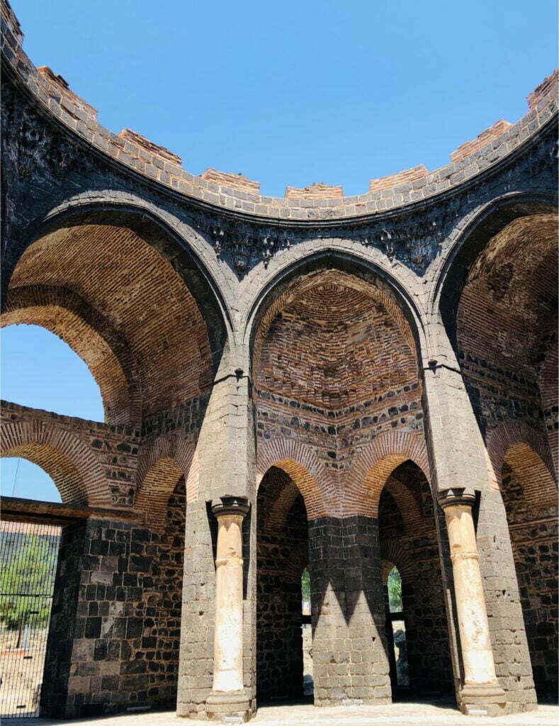 Saint Kilisesi, Diyarbakır • Konumu, Fotoğrafları ve Hakkındaki
