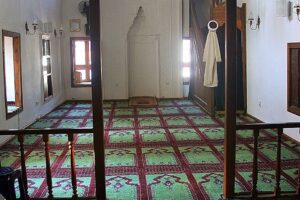 Şeyh İzzettin Mescidi harimi